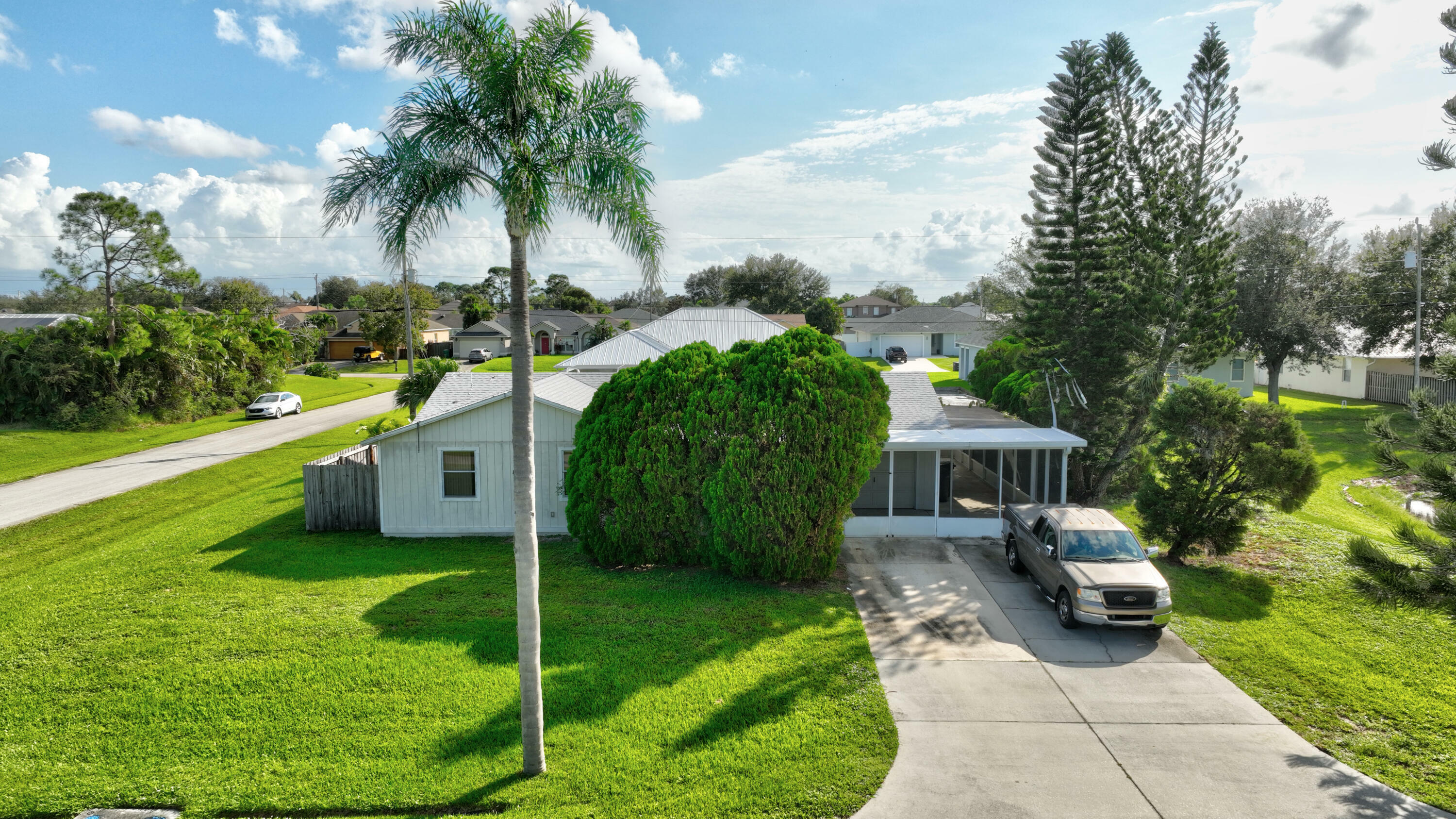 Property Photo:  4665 SW Savona Boulevard  FL 34953 