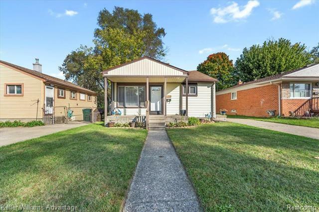 Property Photo:  28944 Dawson Street  MI 48135 