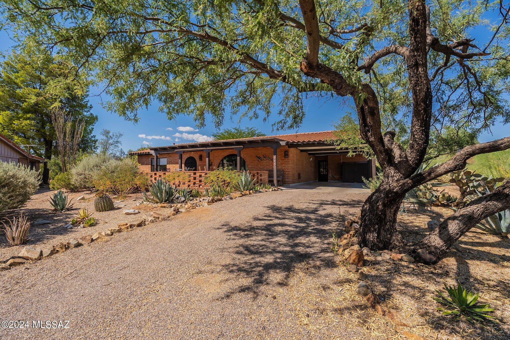 Property Photo:  648 S Fremont Circle  AZ 85614 