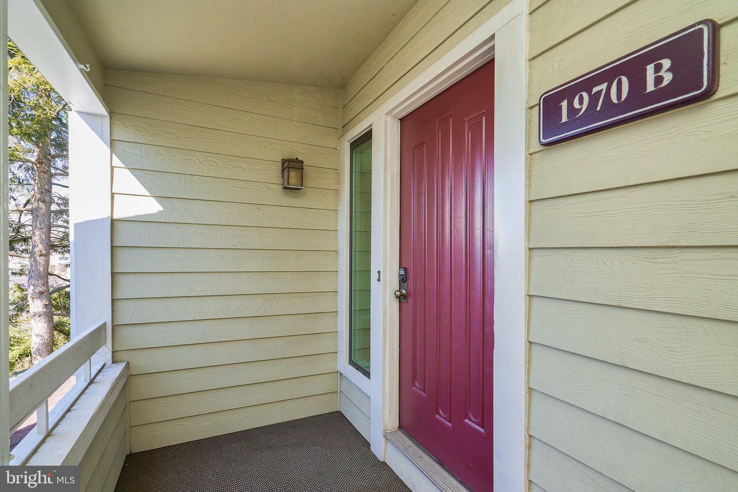 Property Photo:  1970 Villaridge Drive B  VA 20191 