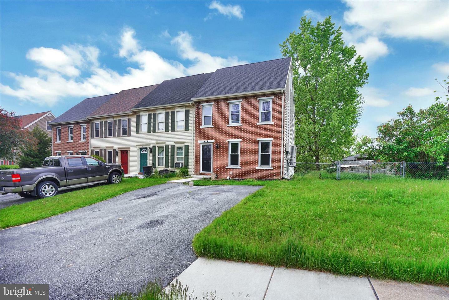 Property Photo:  424 Hillside Avenue  PA 17022 