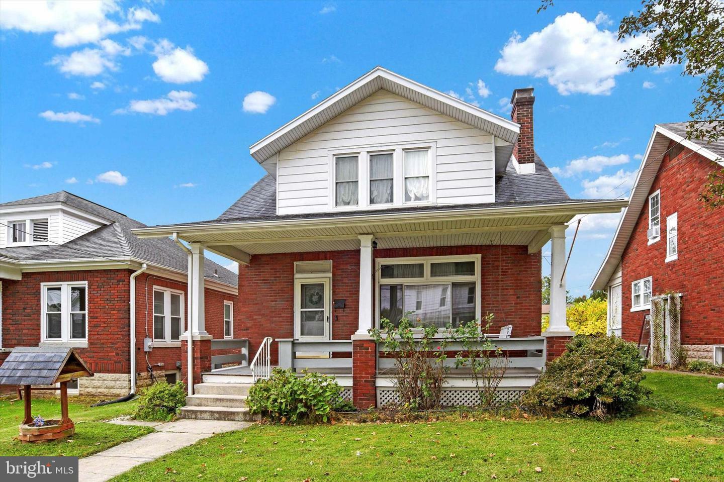 Property Photo:  46 N 10th Street  PA 17043 