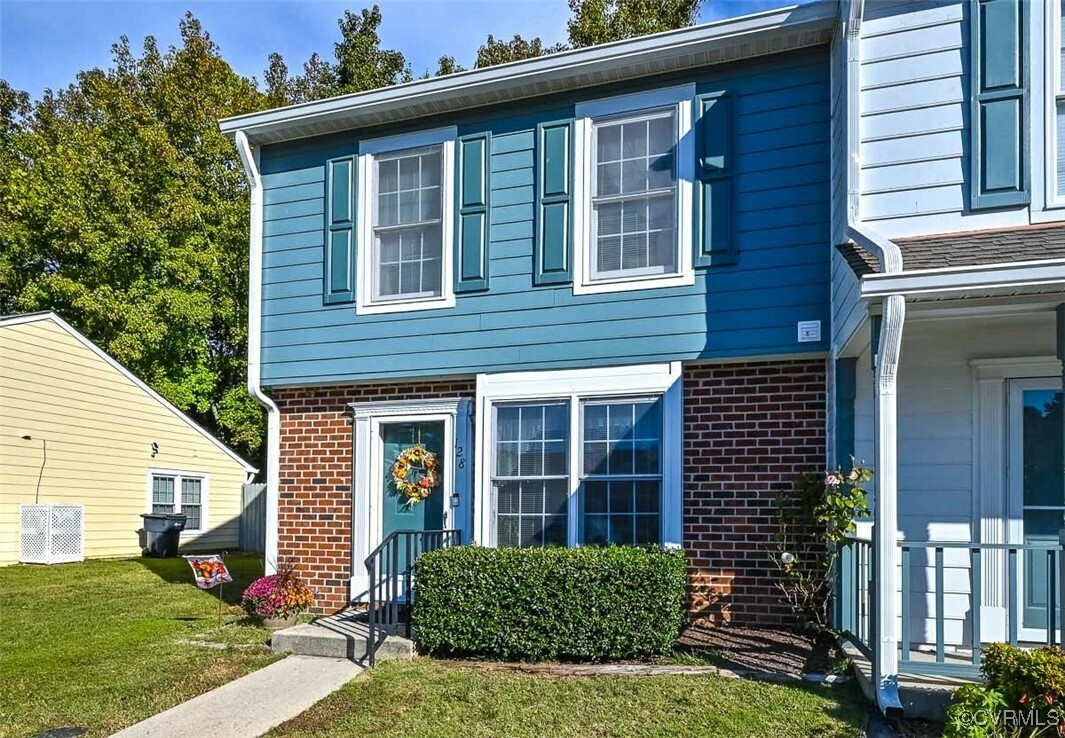 Property Photo:  128 Arlington Square  VA 23005 