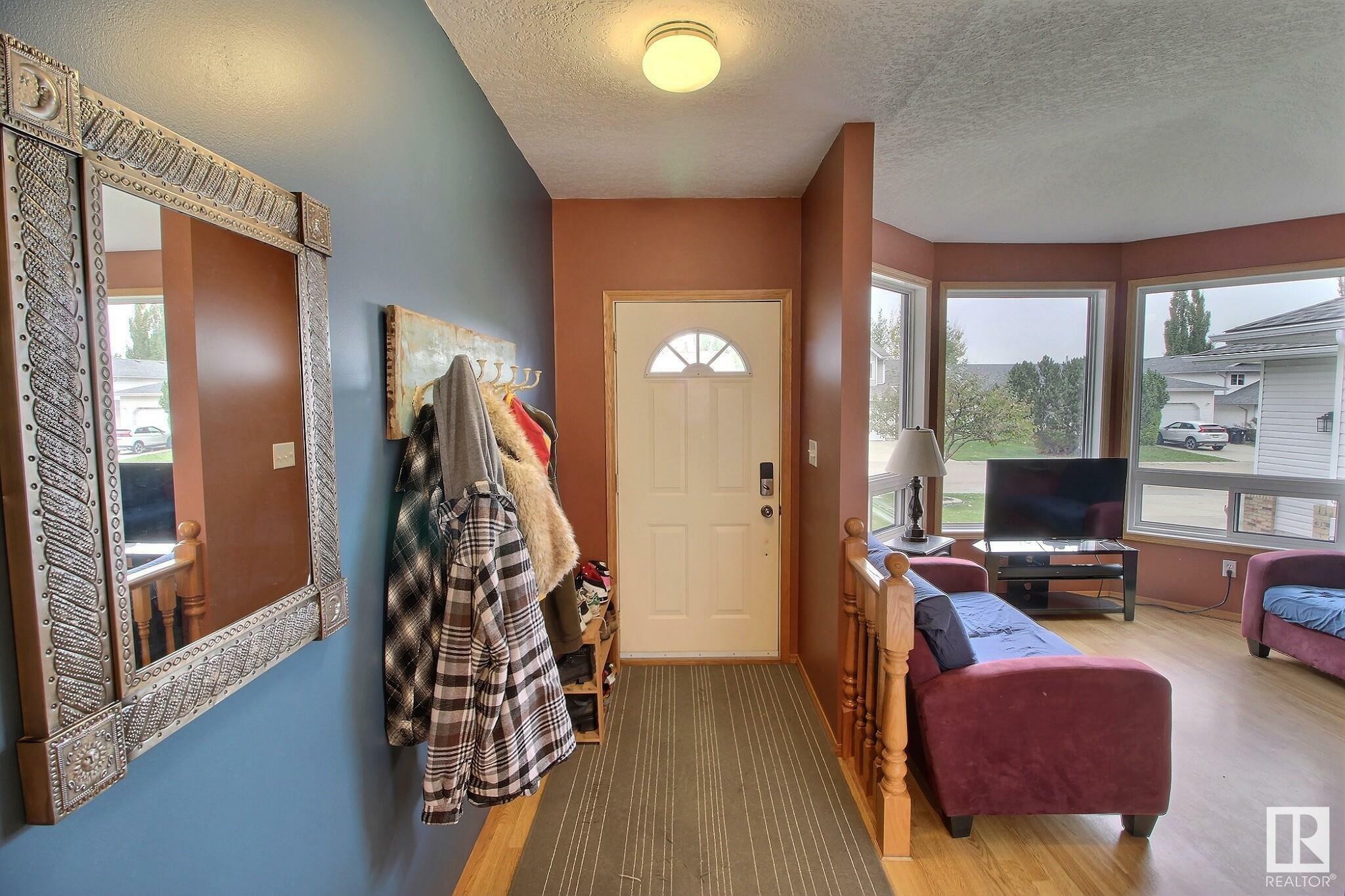 Property Photo:  84 Woodside Crescent  AB T7X 3E6 