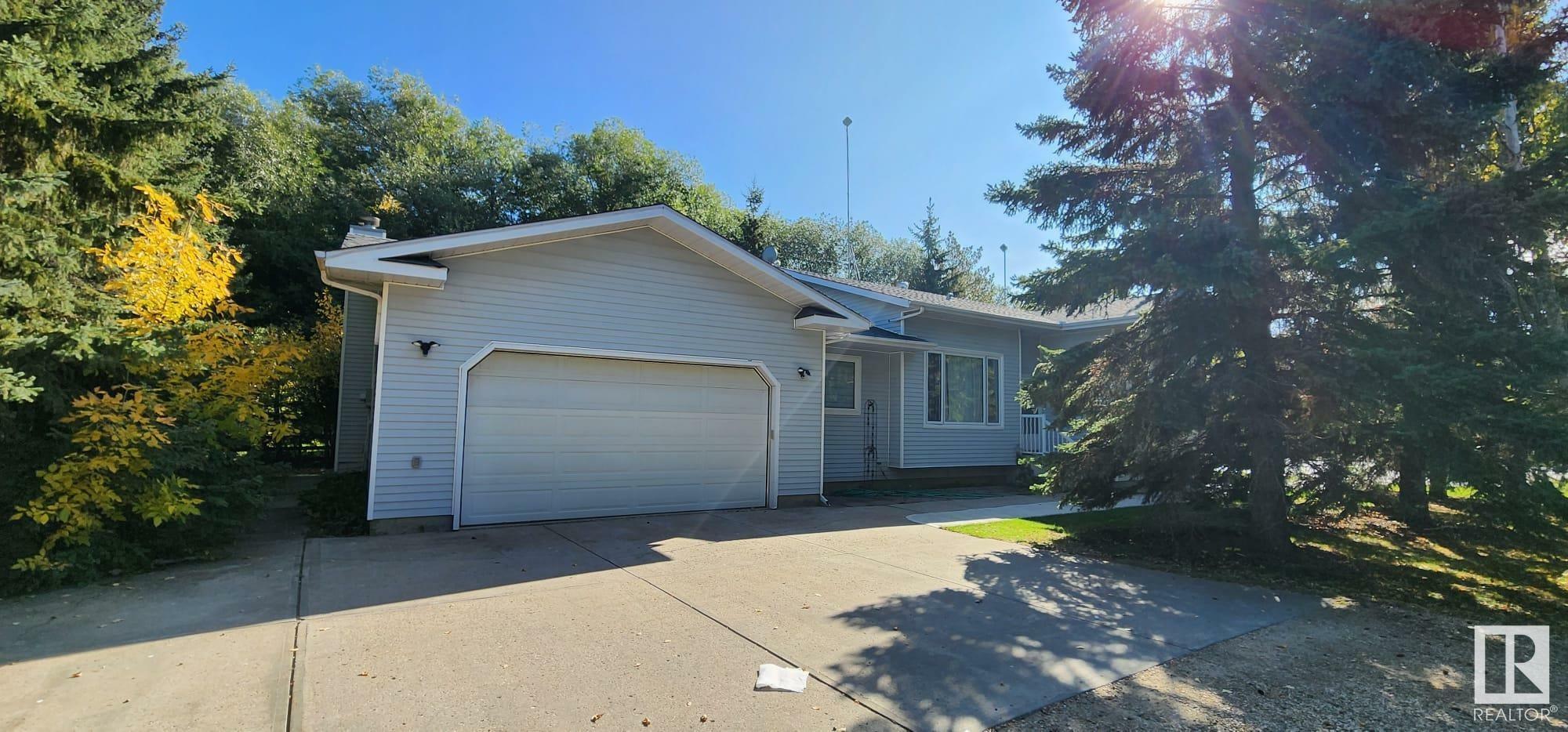 Property Photo:  2711 34 Street SW  AB T6X 1A5 