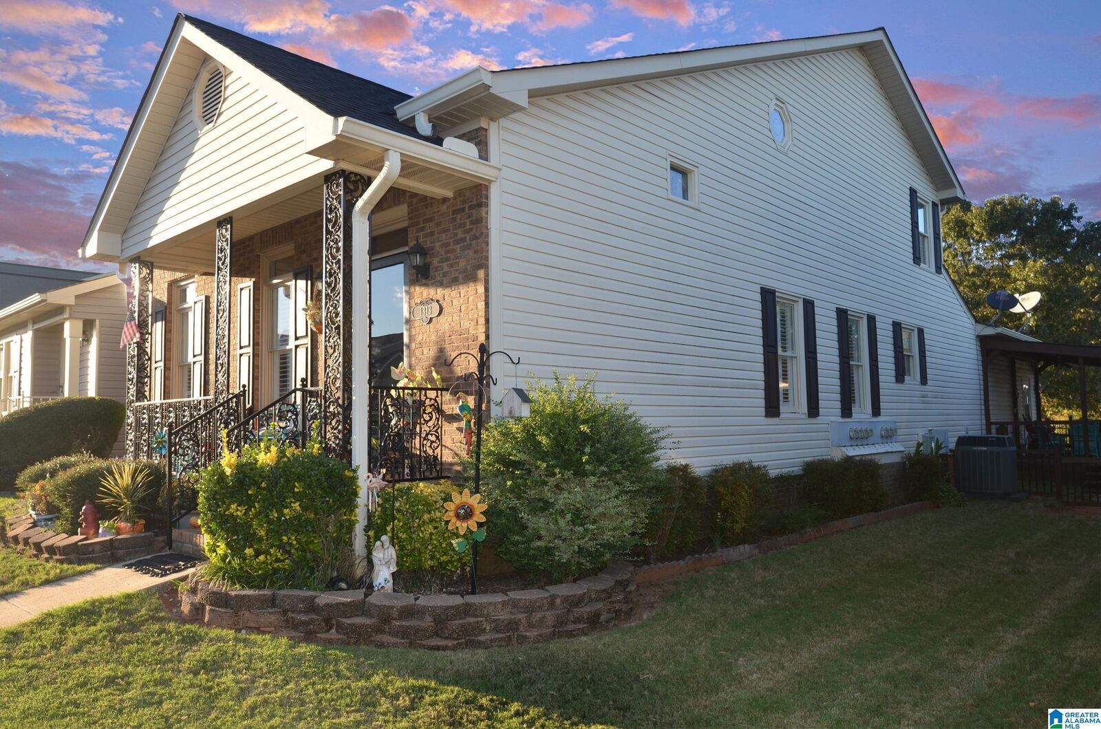 Property Photo:  1313 Cambridge Place  AL 36207 