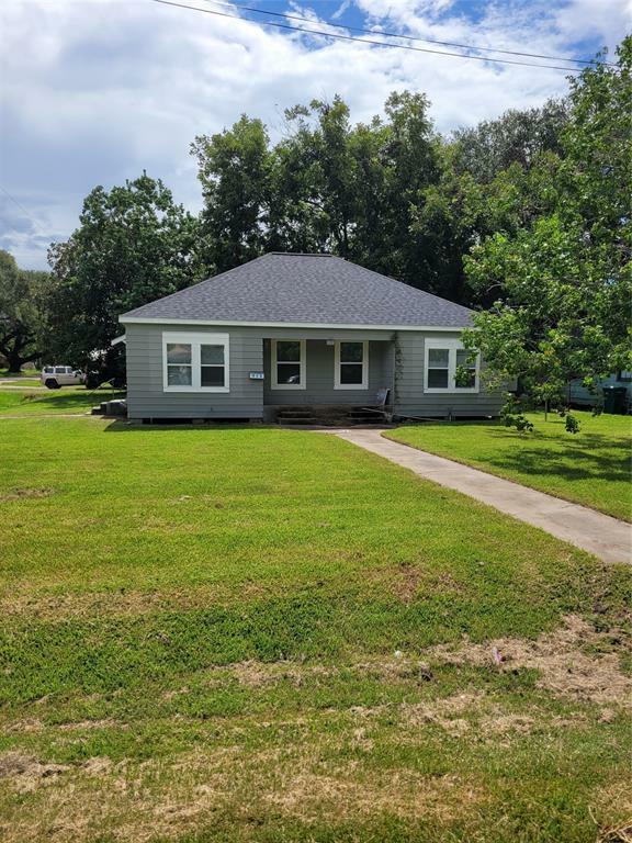 Property Photo:  813 Cypress Street  TX 77568 