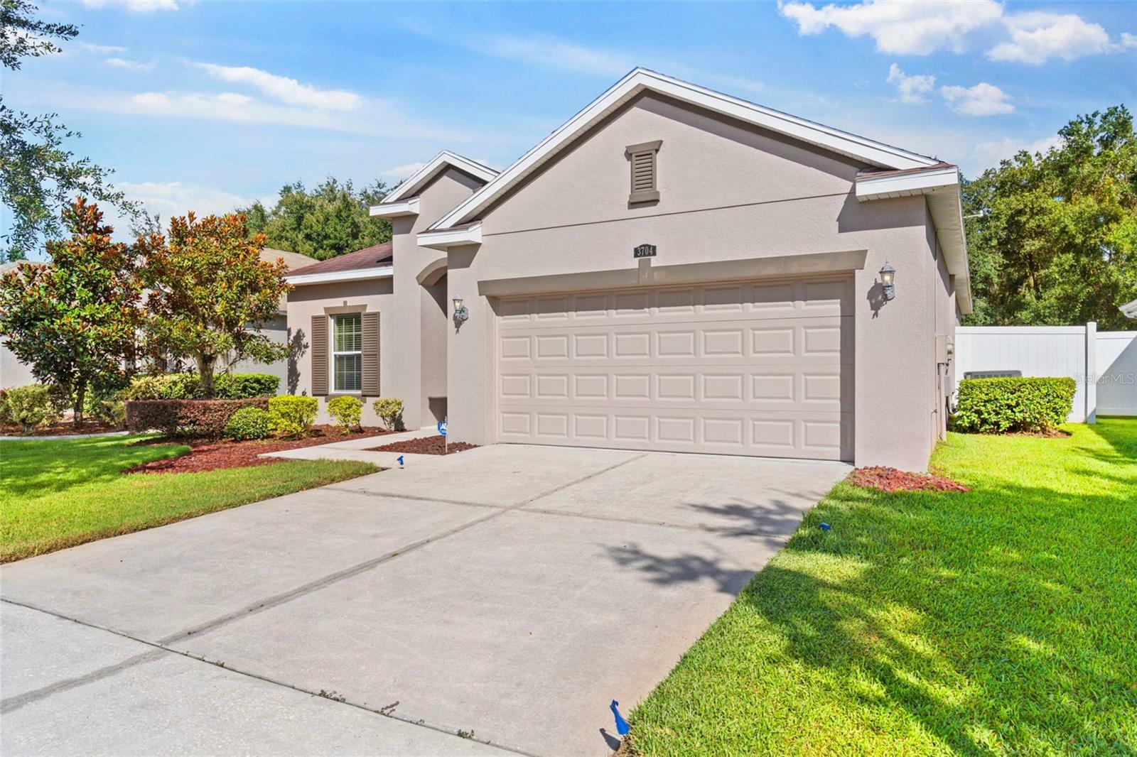 Property Photo:  3704 Grecko Drive  FL 33543 