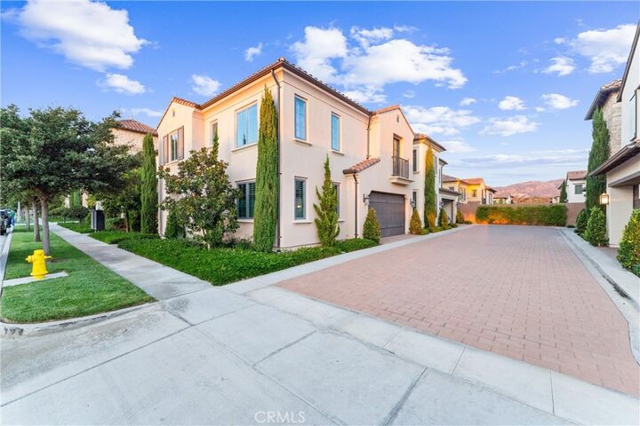 Property Photo:  174 Villa Ridge  CA 92602 