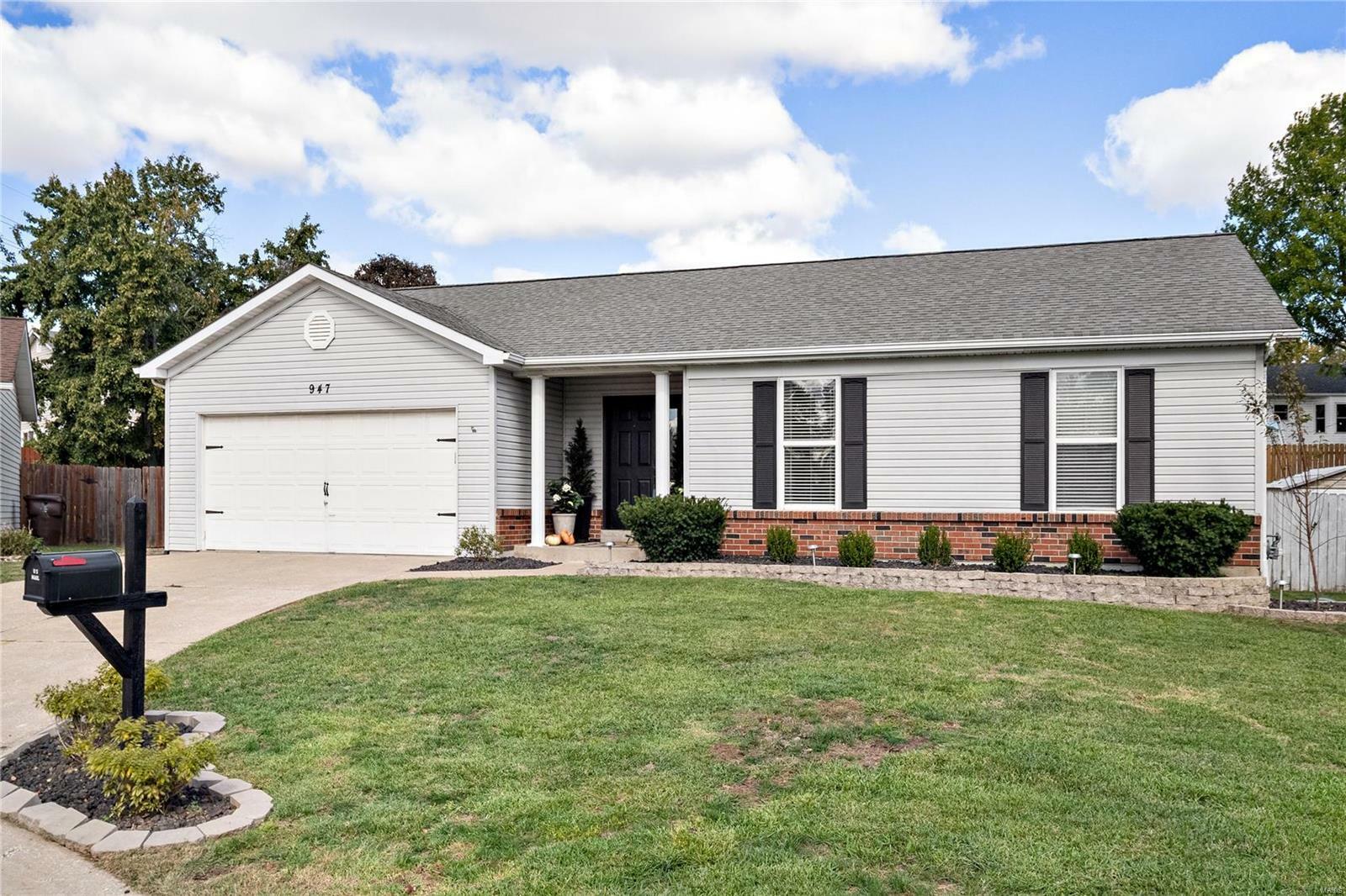 Property Photo:  947 Carriage Hill Drive  MO 63304 