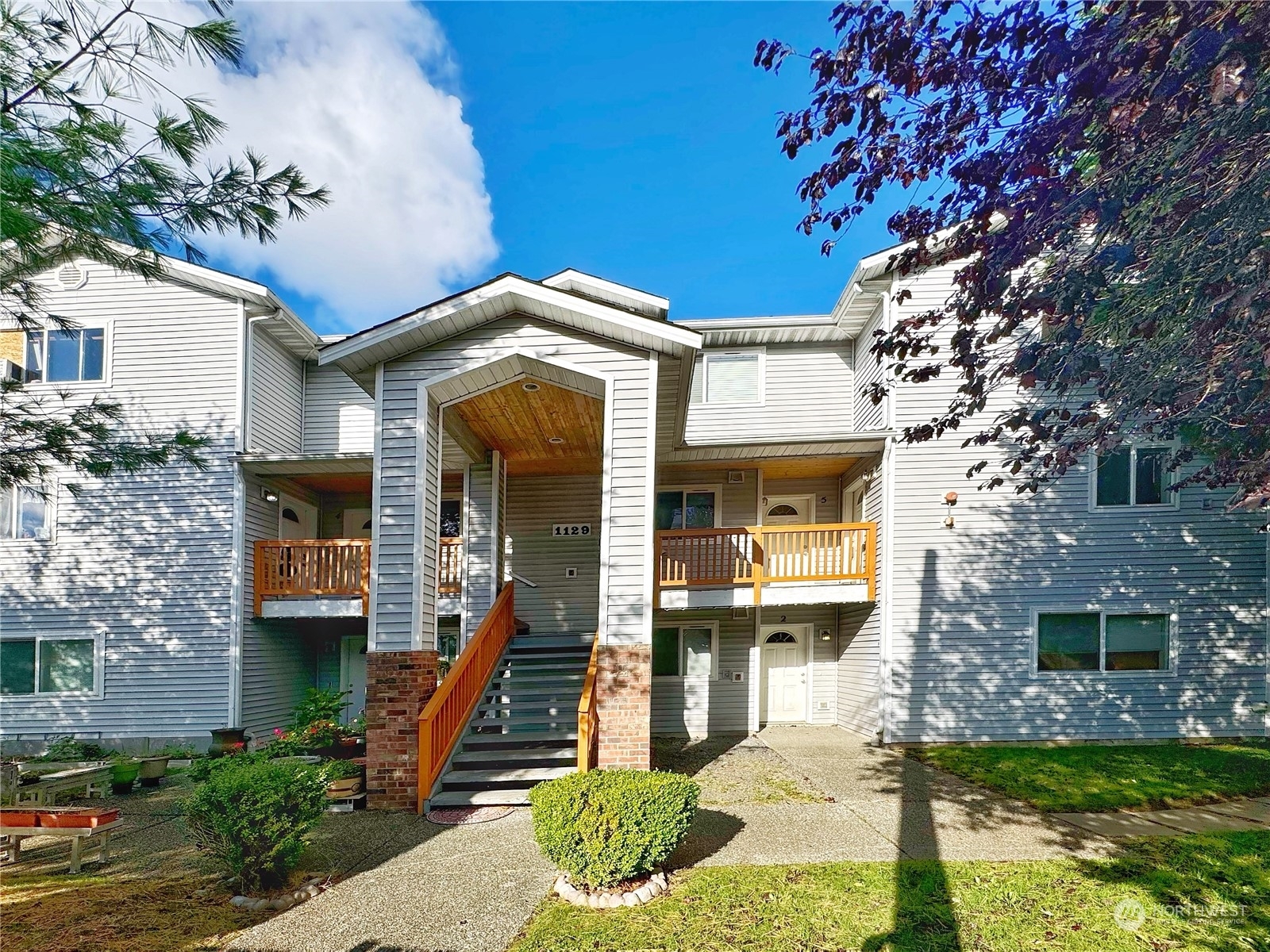 1129 W Casino Road 6  Everett WA 98204 photo