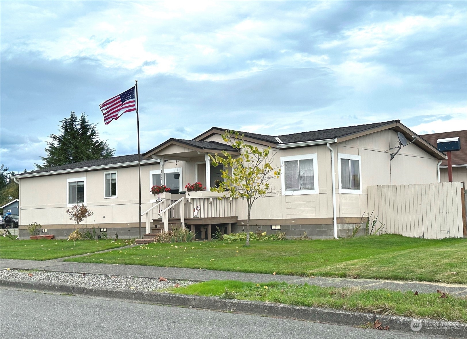 1810 N 32nd Place  Mount Vernon WA 98273 photo