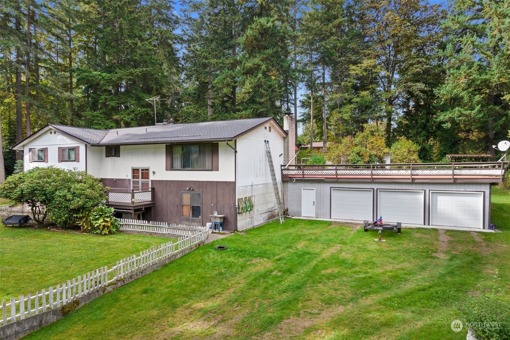 Property Photo:  18053 118th Avenue SE  WA 98058 