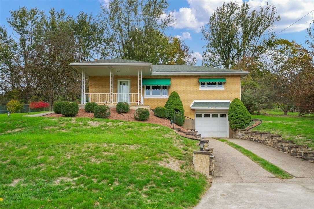 Property Photo:  126 Baker Drive  PA 15025 