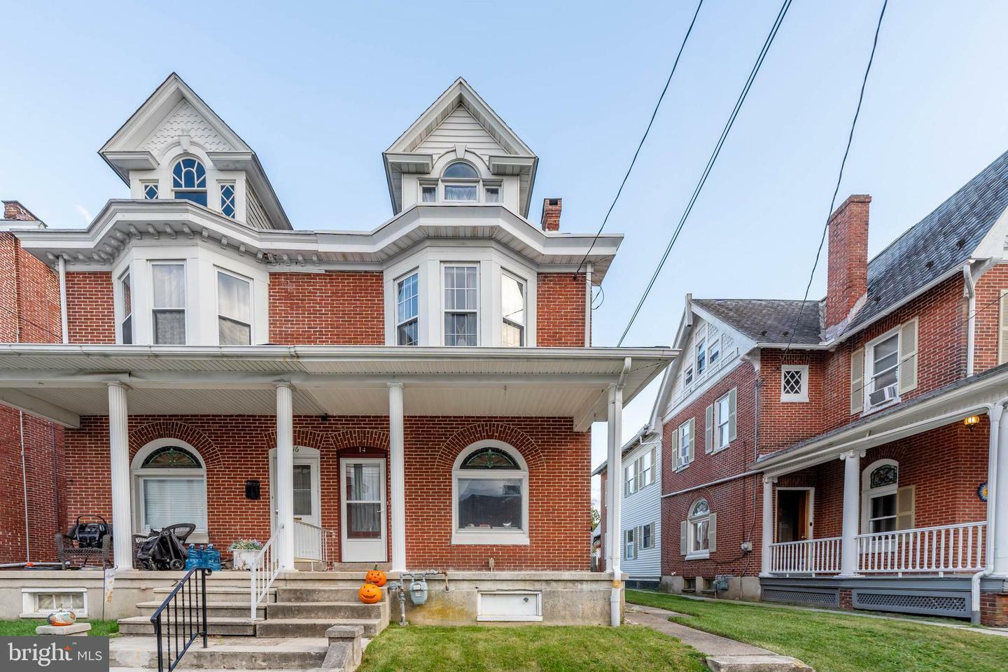 Property Photo:  14 E Washington Street  PA 19522 