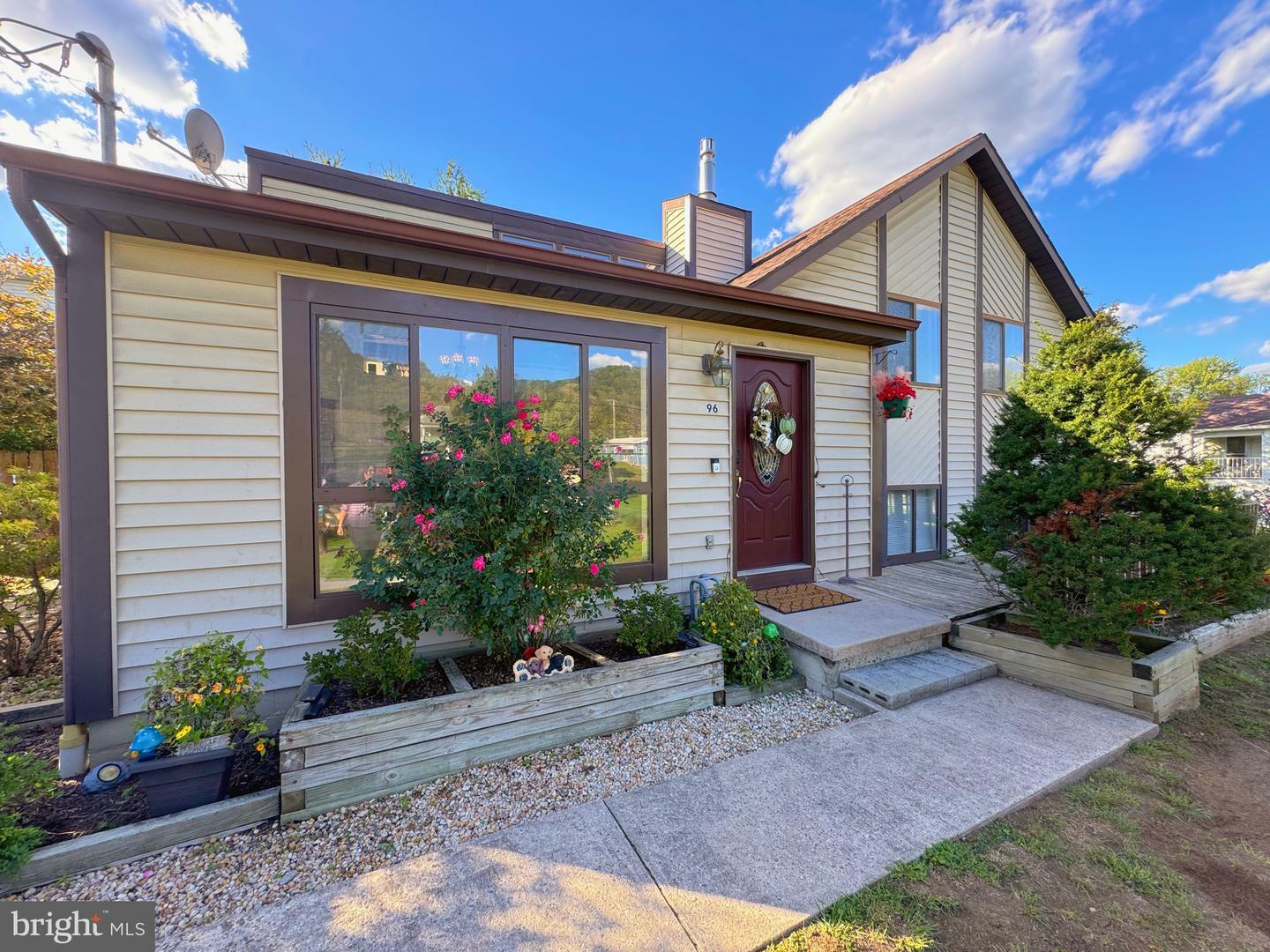 Property Photo: 96 Springfield Street WV 26767