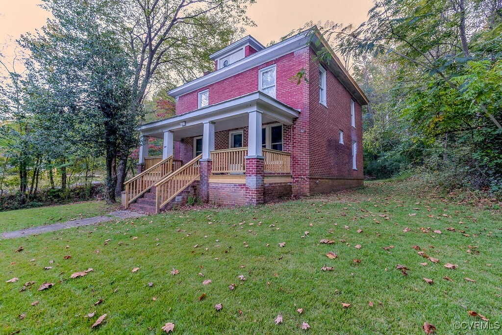 Property Photo:  1006 N Main Street  VA 23901 