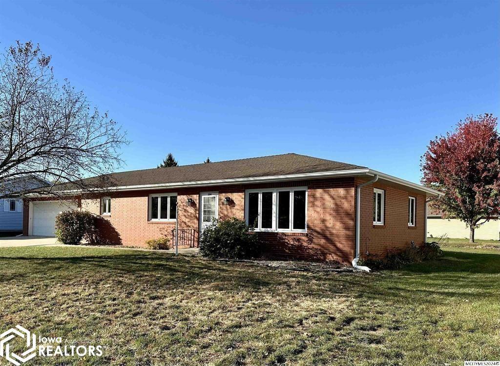 Property Photo:  204 5th Avenue  IA 50459 