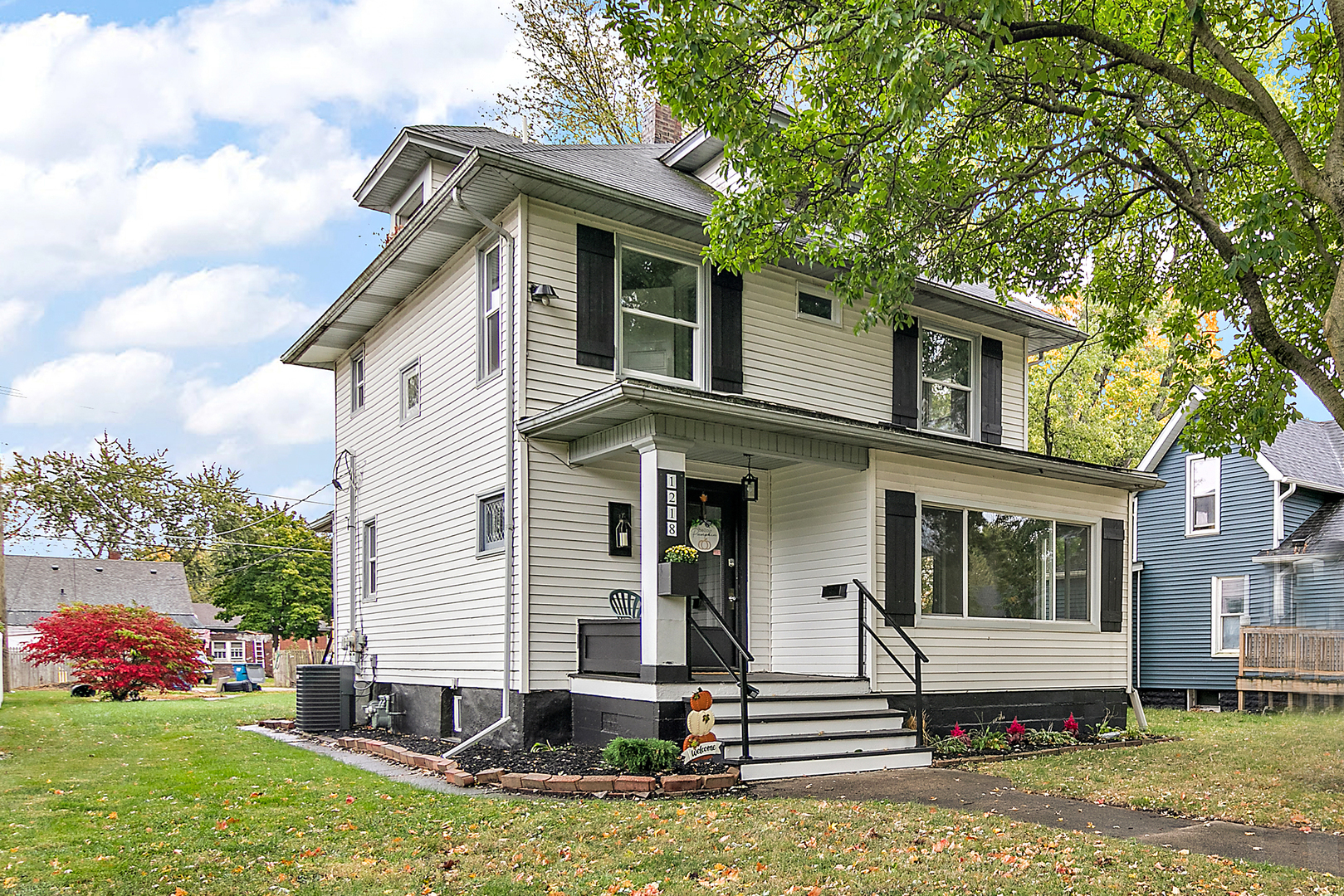 Property Photo:  1218 S 5th Avenue  IL 60901 