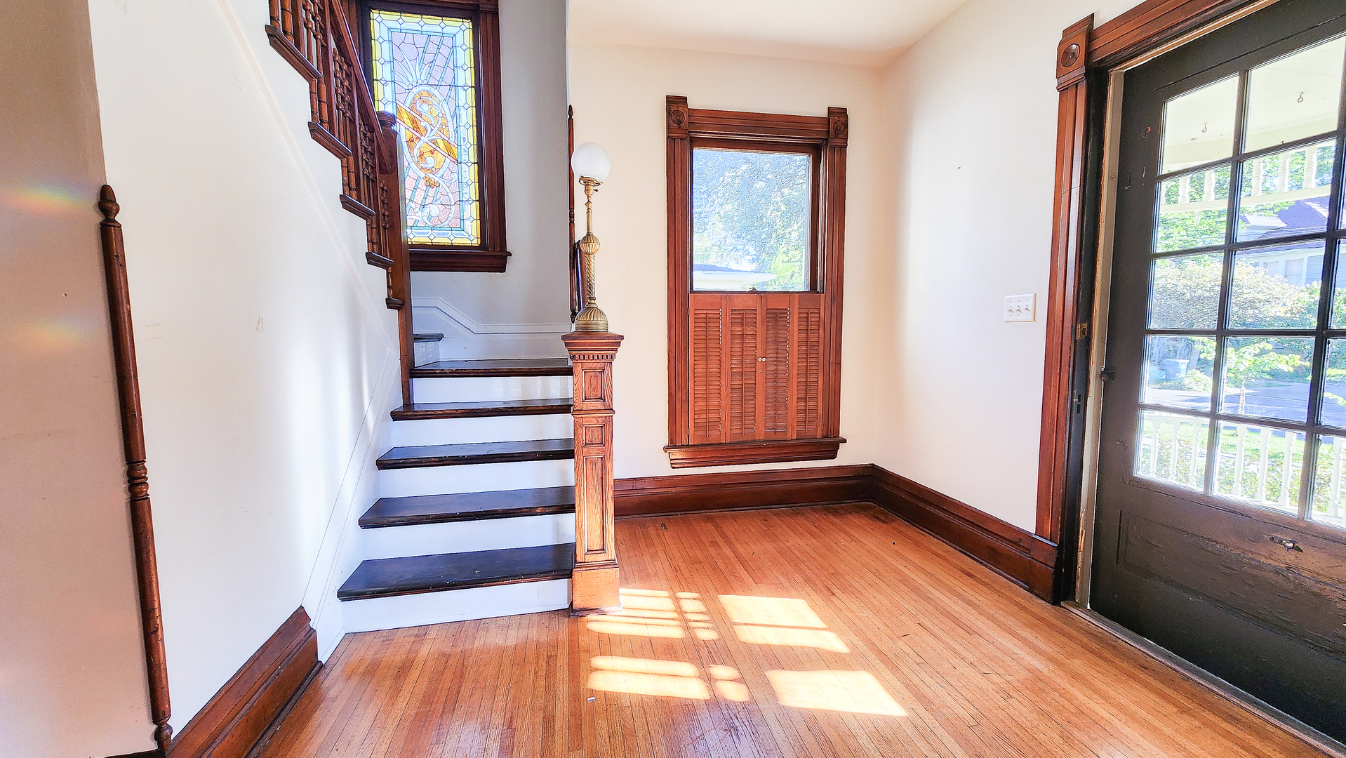 Property Photo:  331 S 4th Street  IL 60505 