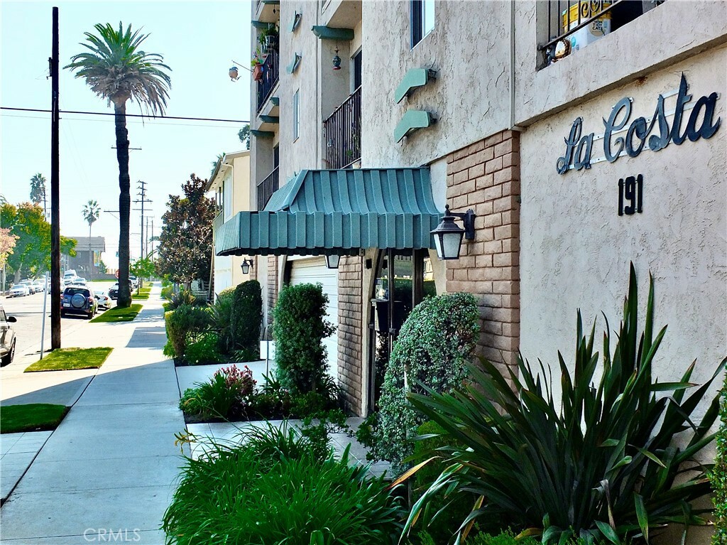 Property Photo:  191 Kennebec Avenue 301  CA 90803 