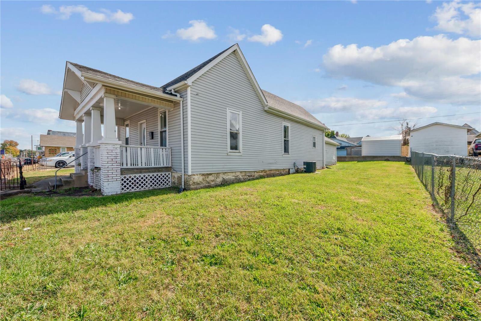 Property Photo:  51 W School Street  MO 63628 