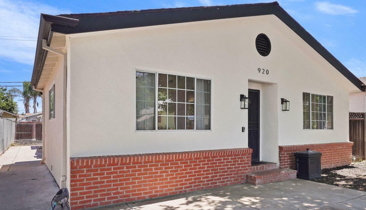 Property Photo:  920 Taft Avenue  CA 95376 