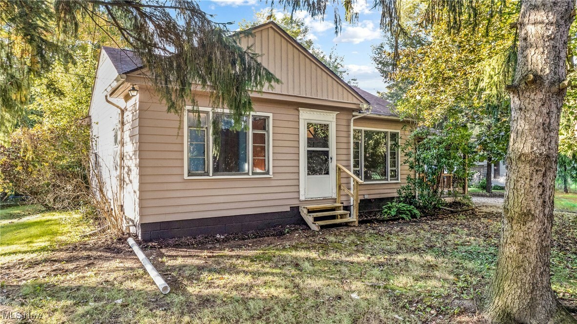 Property Photo:  1030 Warren Road  OH 44444 