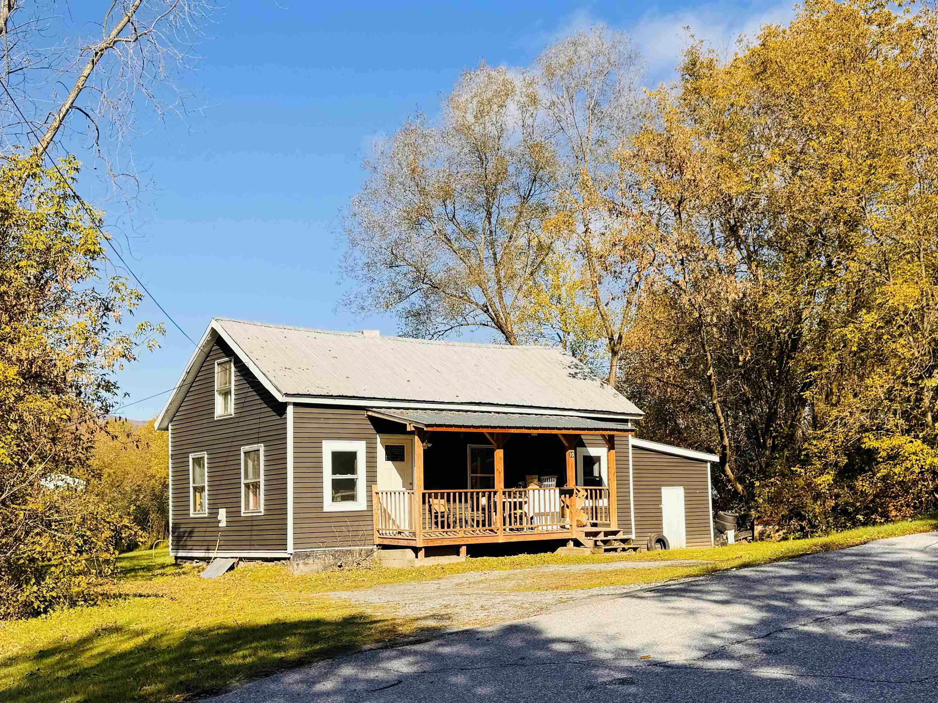 Property Photo:  10 North Avenue  VT 05457-6 