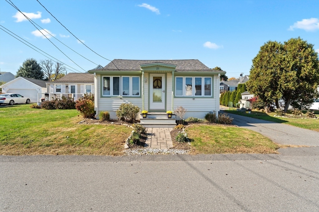 Property Photo:  21 Aquidneck Ave  RI 02871 