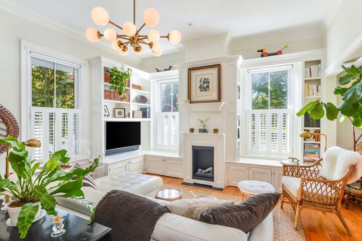 Property Photo:  606 W Falmouth Hwy 1  MA 02540 