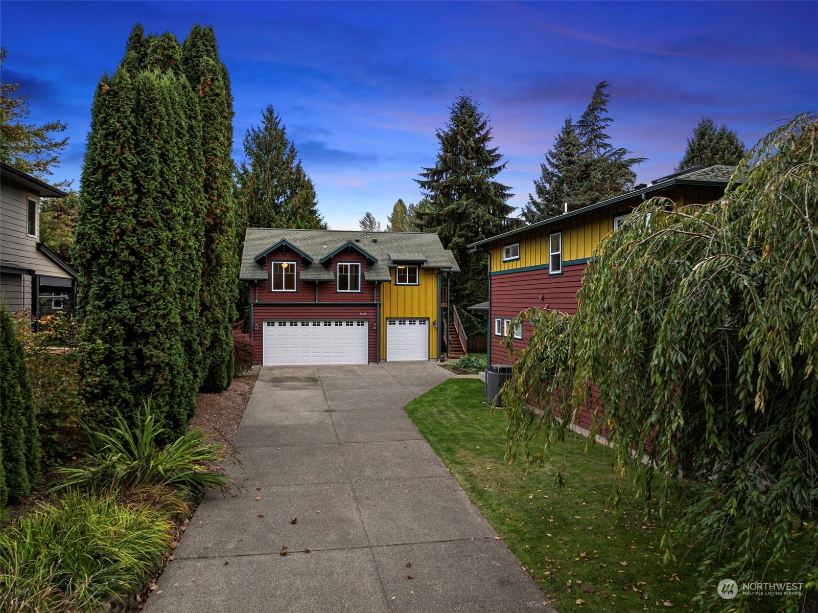 Property Photo:  12623 NE 95th Street  WA 98033 