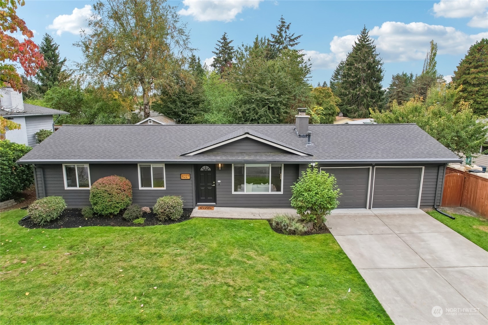 8227 NE 142nd Street  Kirkland WA 98034 photo