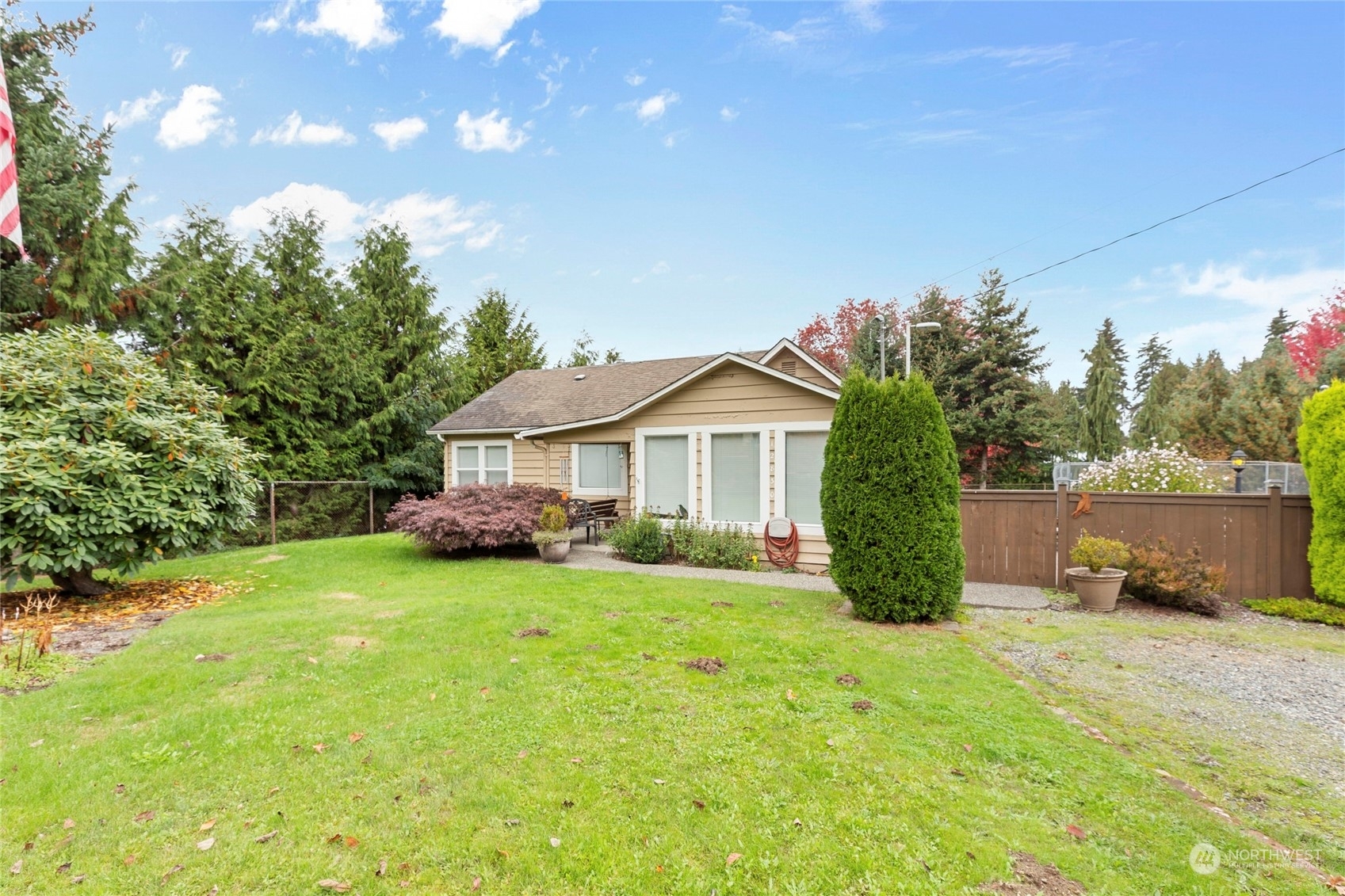 Property Photo:  12830 N.e. 80th Street  WA 98033 