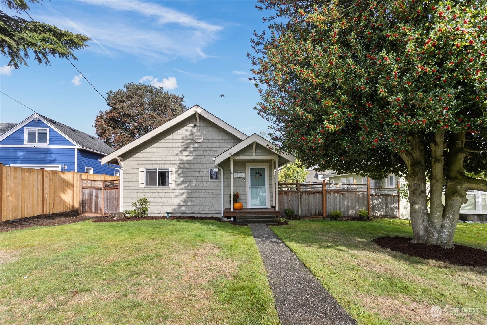 Property Photo:  2327 Lexington Avenue  WA 98203 