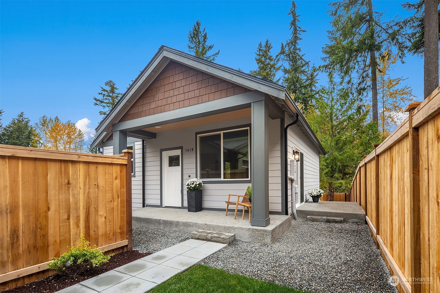Property Photo: 1418 SW 122nd Lane 7C WA 98146