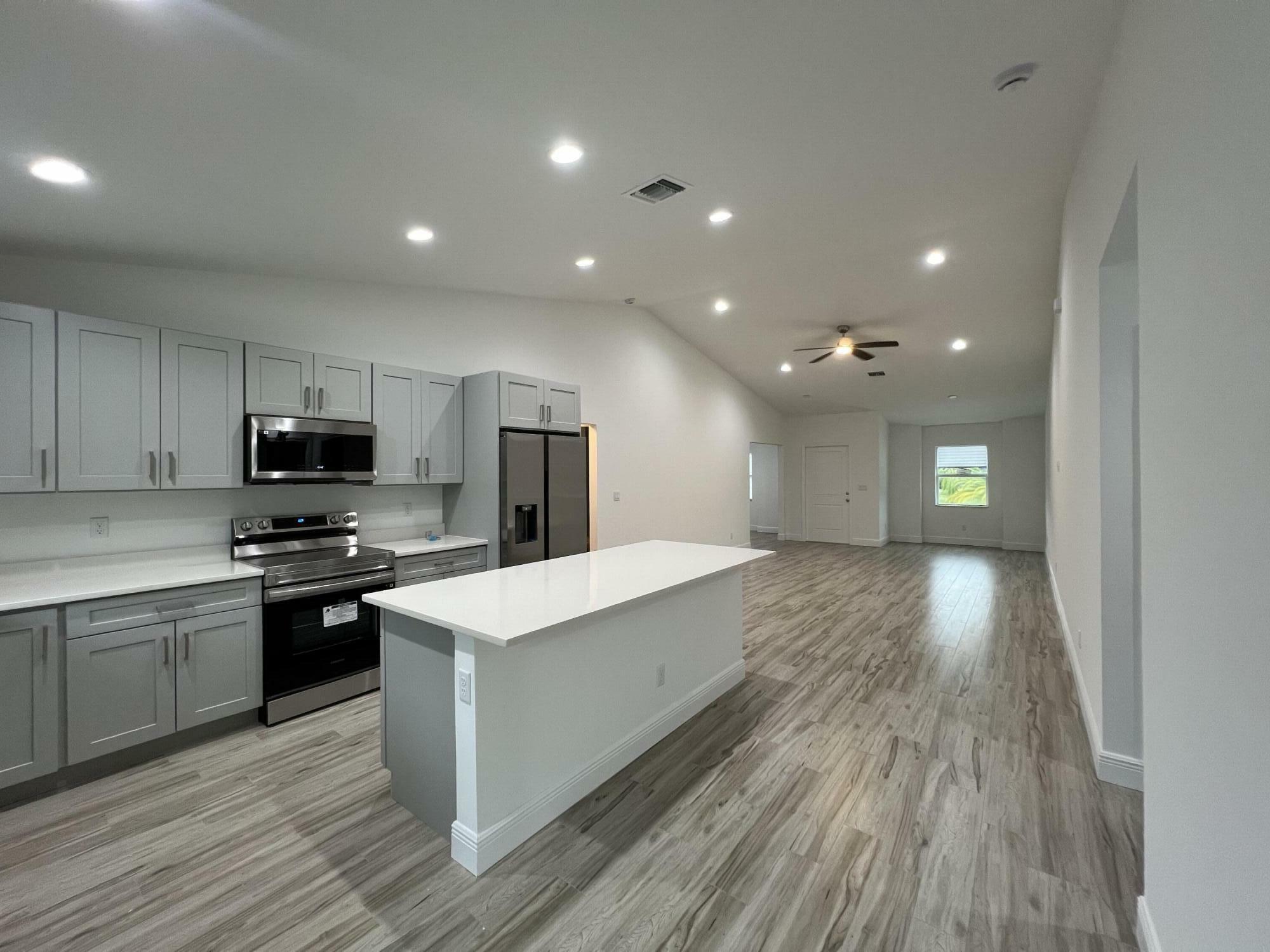 Property Photo:  650 SE Karrigan Terrace  FL 34983 