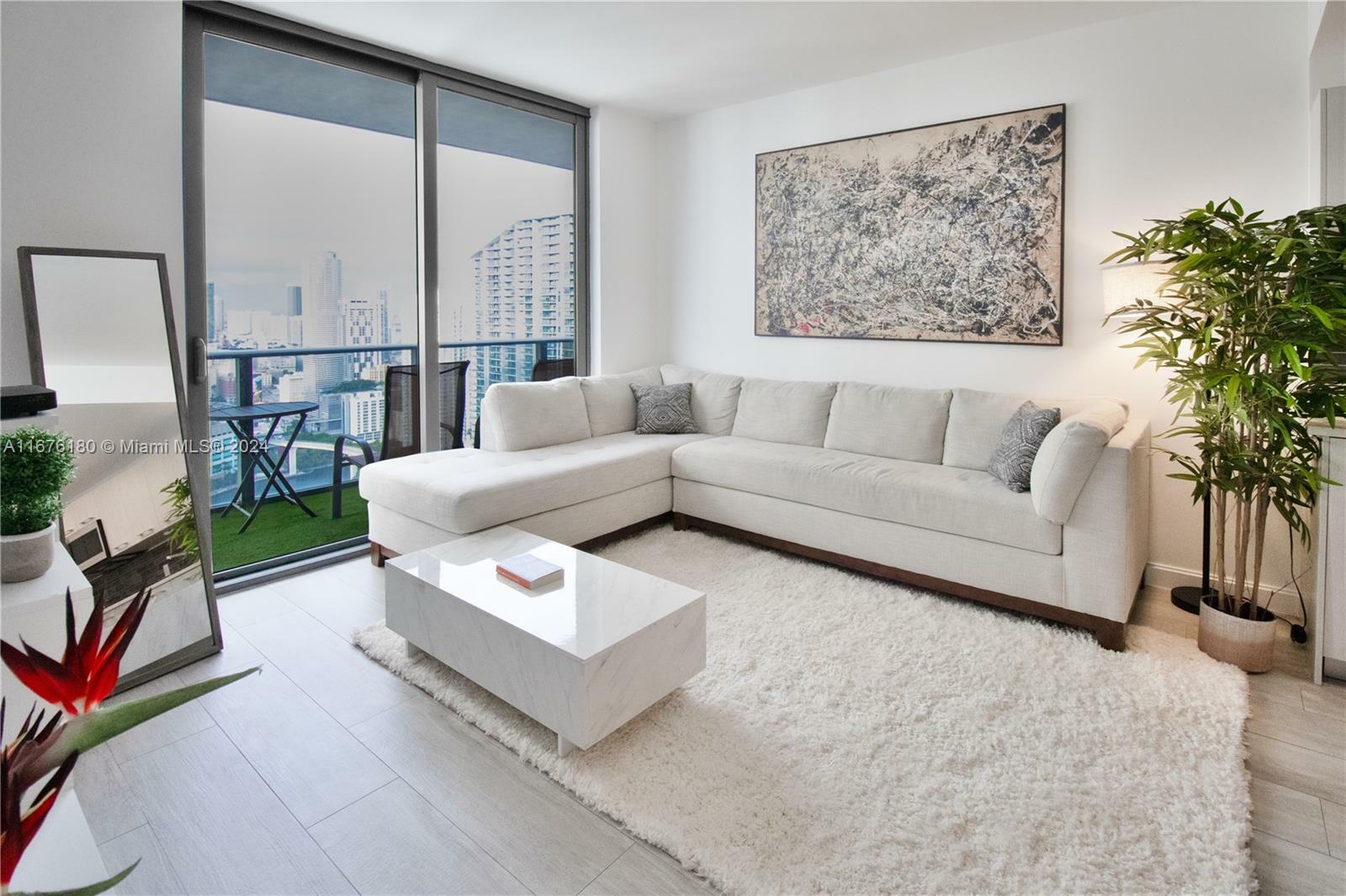 55 SW 9th St 3810  Miami FL 33130 photo