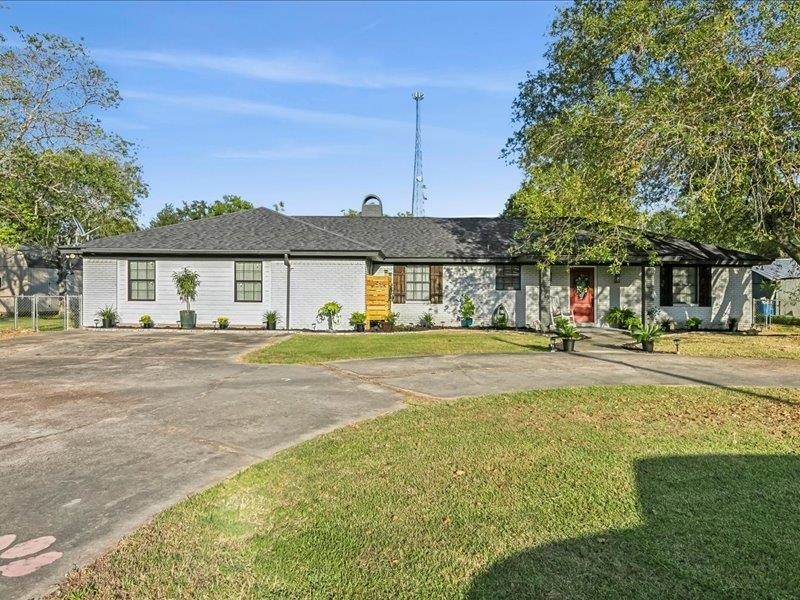 Property Photo:  544 Pin Oak Dr.  TX 77632 