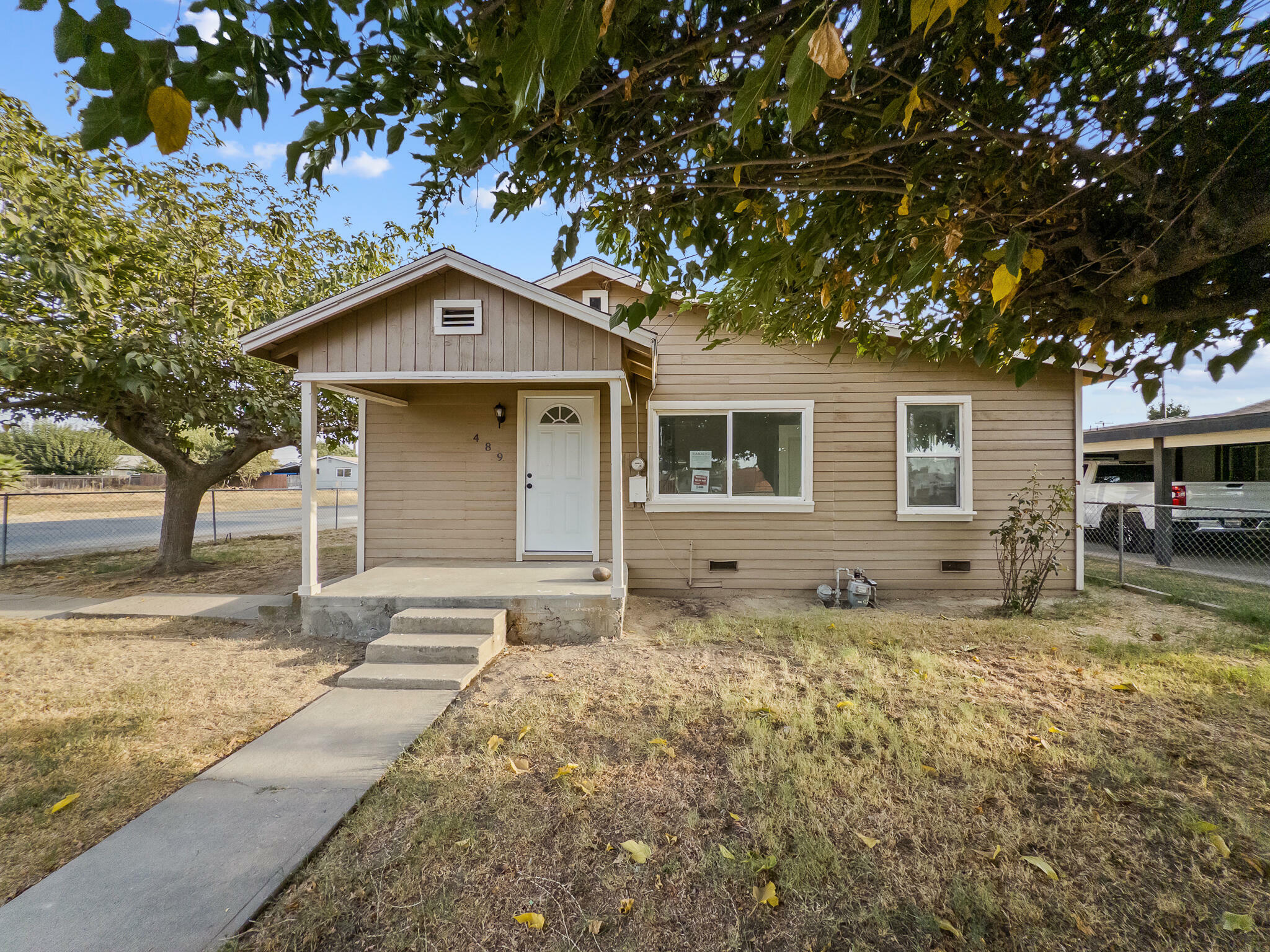 Property Photo:  489 Franklin Avenue  CA 93256 