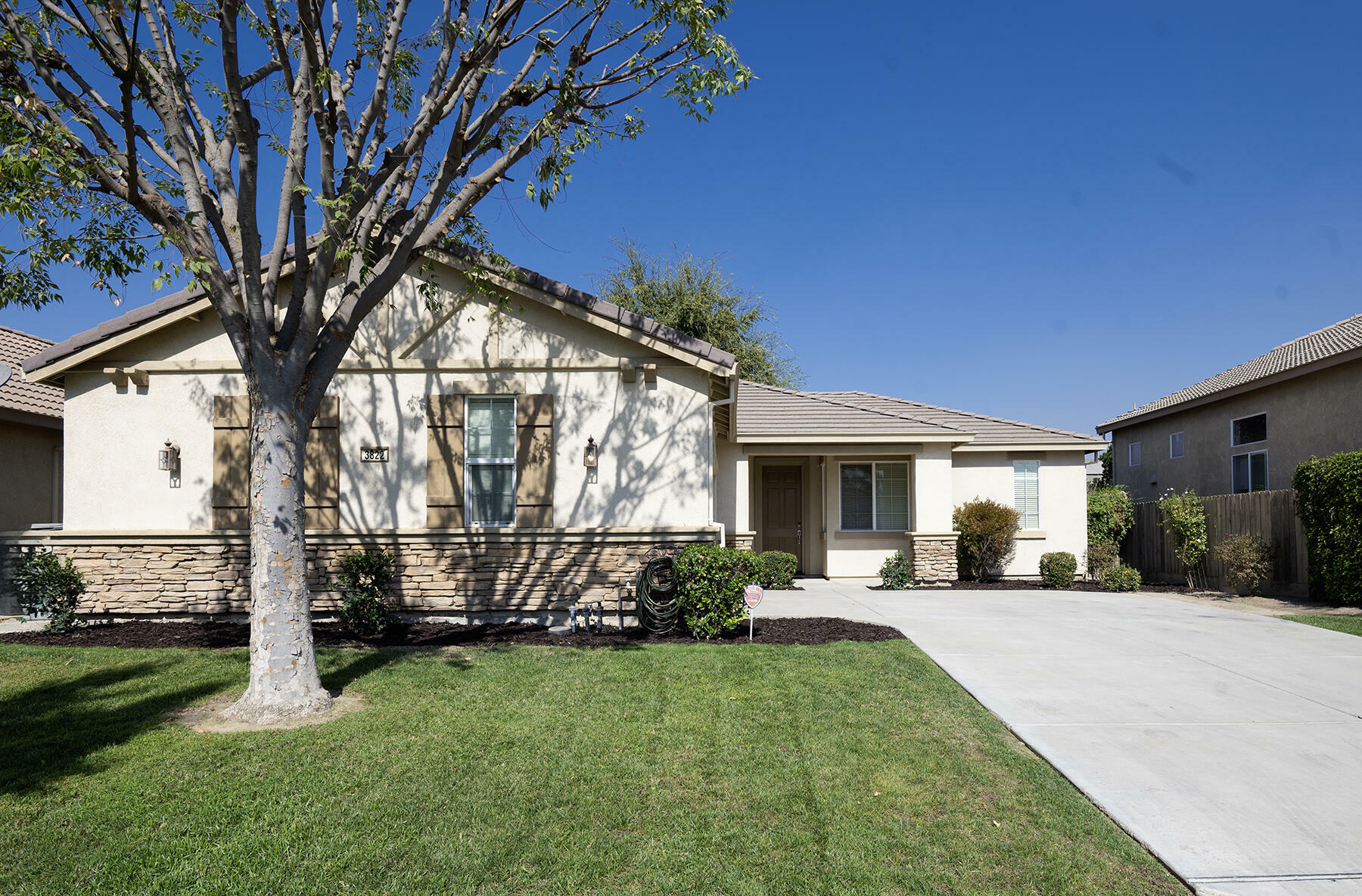 Property Photo:  3822 W Elkhorn Avenue  CA 93277 