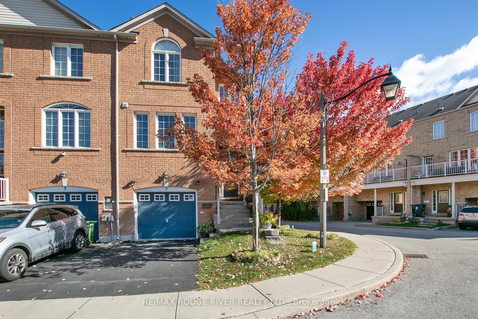 5 Ignatius Lane  Toronto ON M1E 0A2 photo