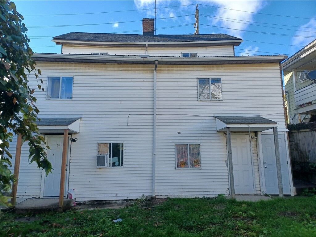 Property Photo:  208 Ridge Ave  PA 15301 