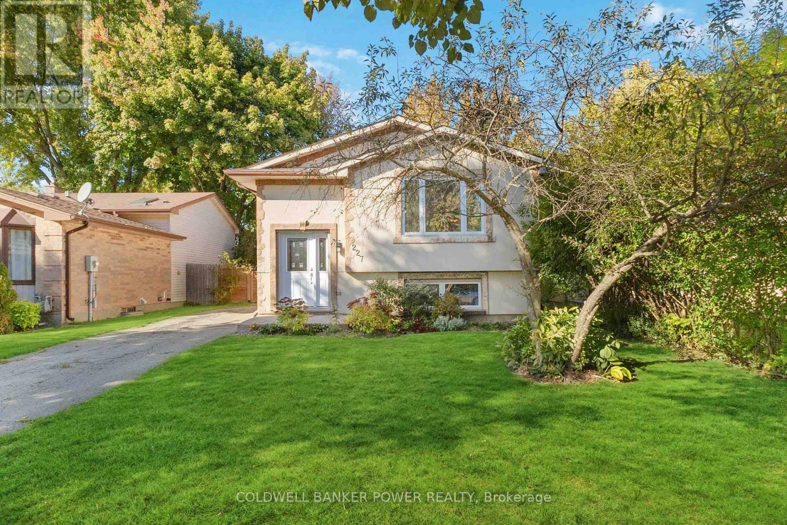 Photo de la propriété:  227 Ardsley Crescent  ON N6G 3W6 