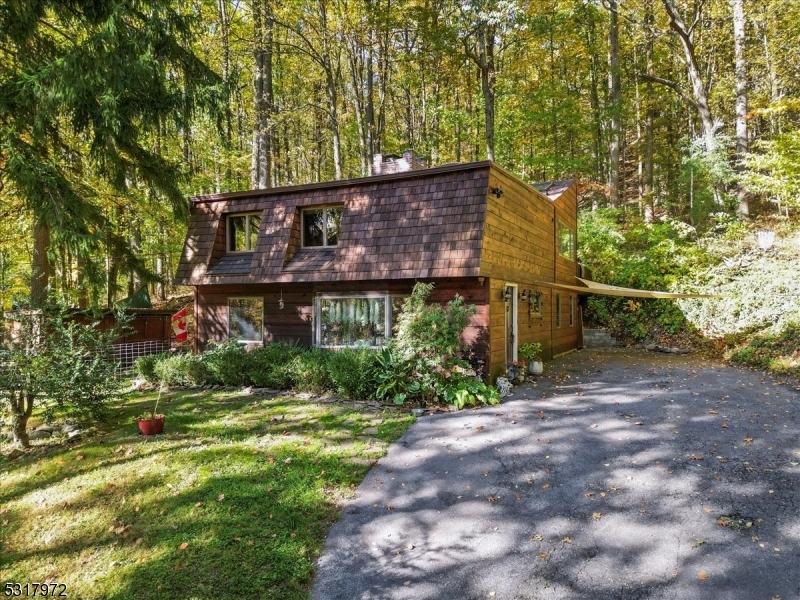 Property Photo:  158 Buffalo Hollow Rd  NJ 08826 