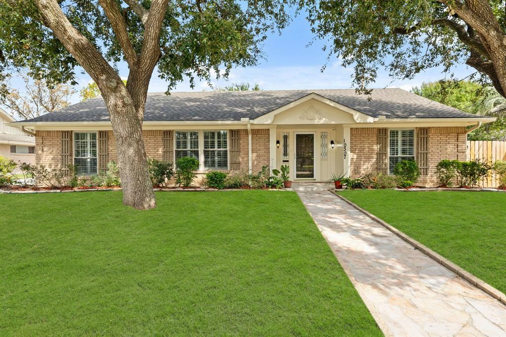 Property Photo:  10307 Scofield Lane  TX 77096 