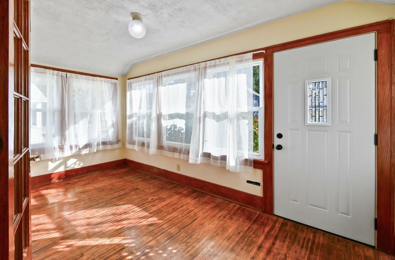 Property Photo:  1307 Bertch Avenue  IA 50702 