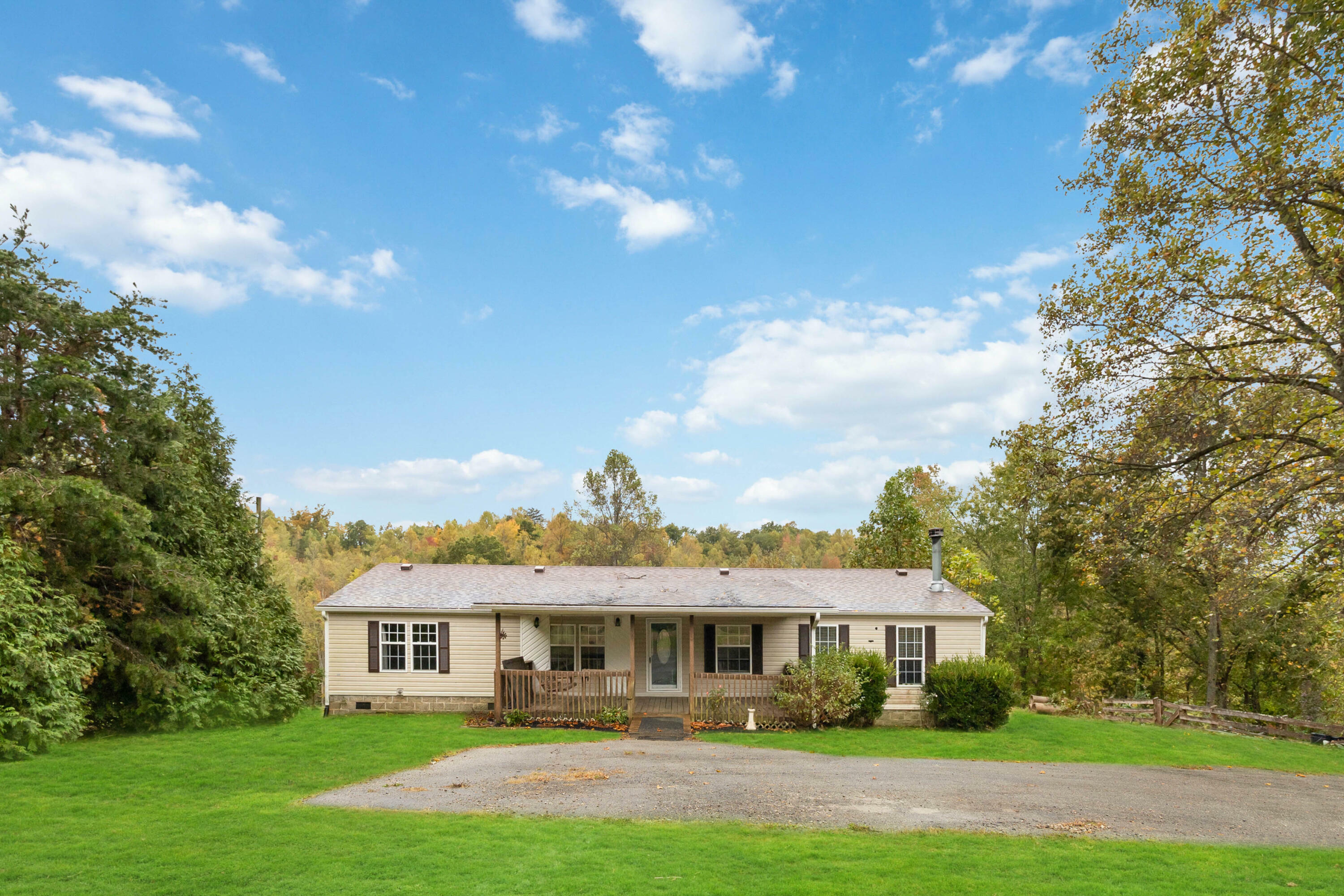 Property Photo:  959 East Sallys Branch Road  KY 40741 