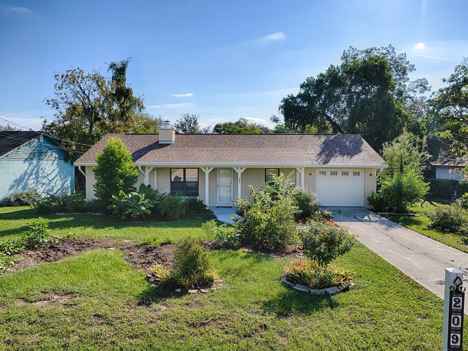 Property Photo:  209 Bryan Street  FL 32726 