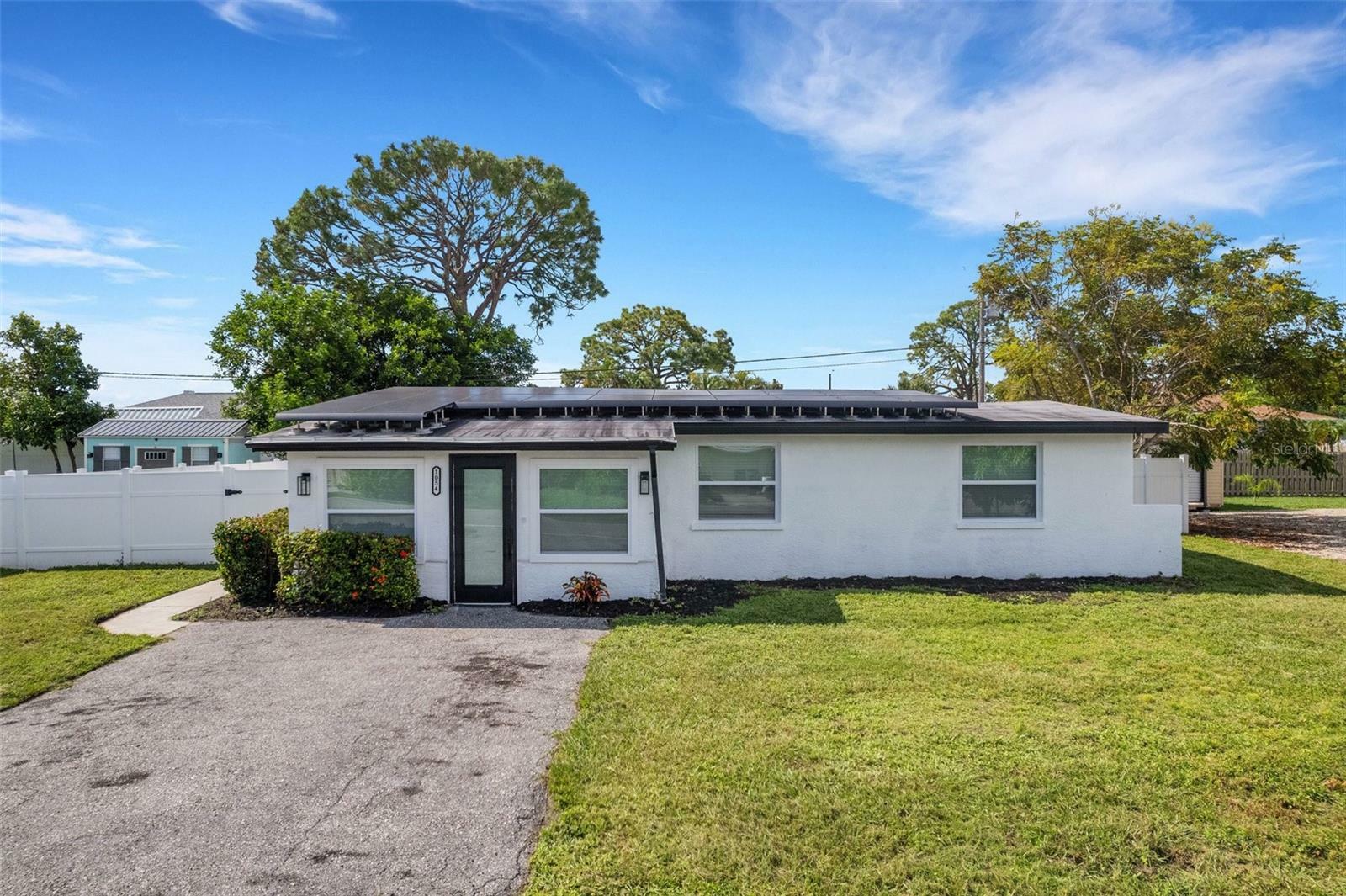 Property Photo:  1054 W Baffin Drive  FL 34293 